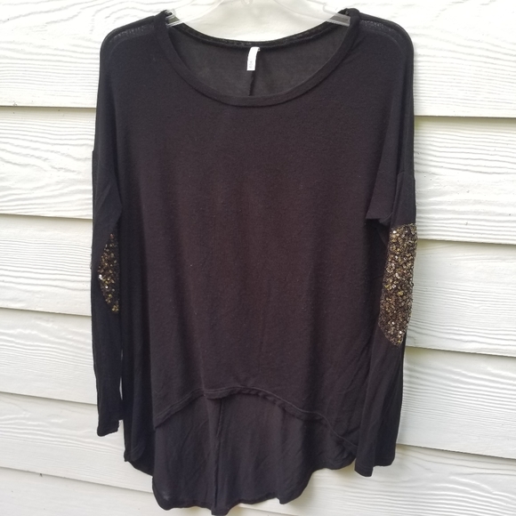 S  Sequins on elbows black top - Picture 3 of 7